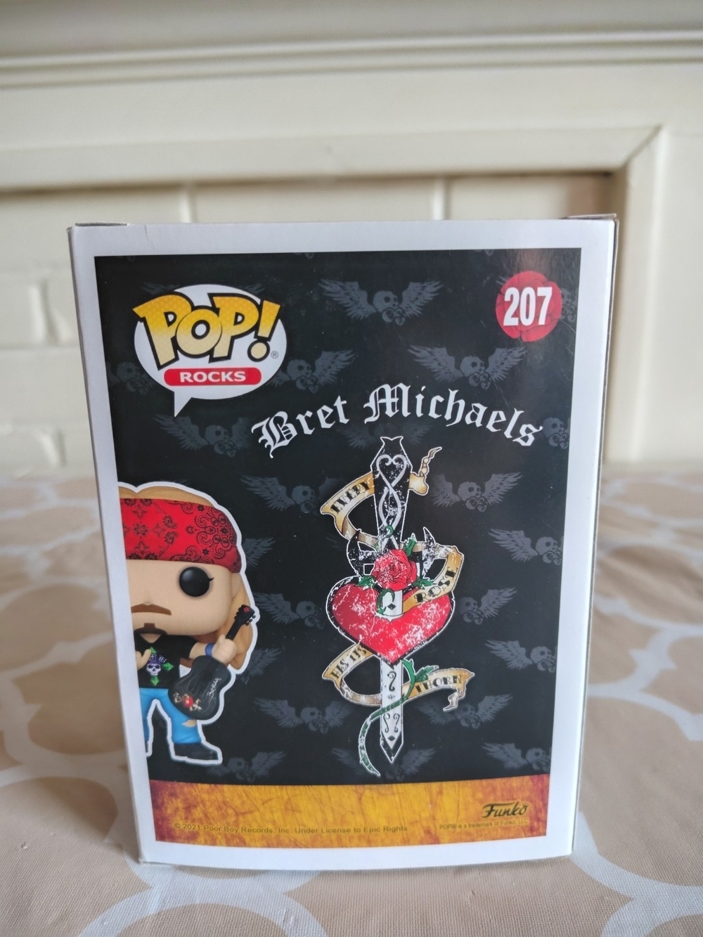 Funko Pop! Rocks Bret Michaels #207 Vinyl Figure - Red Bandana - Picture 4 of 5